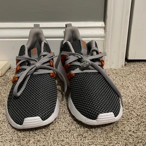Boys Adidas running shoes (never worn) size 4.5